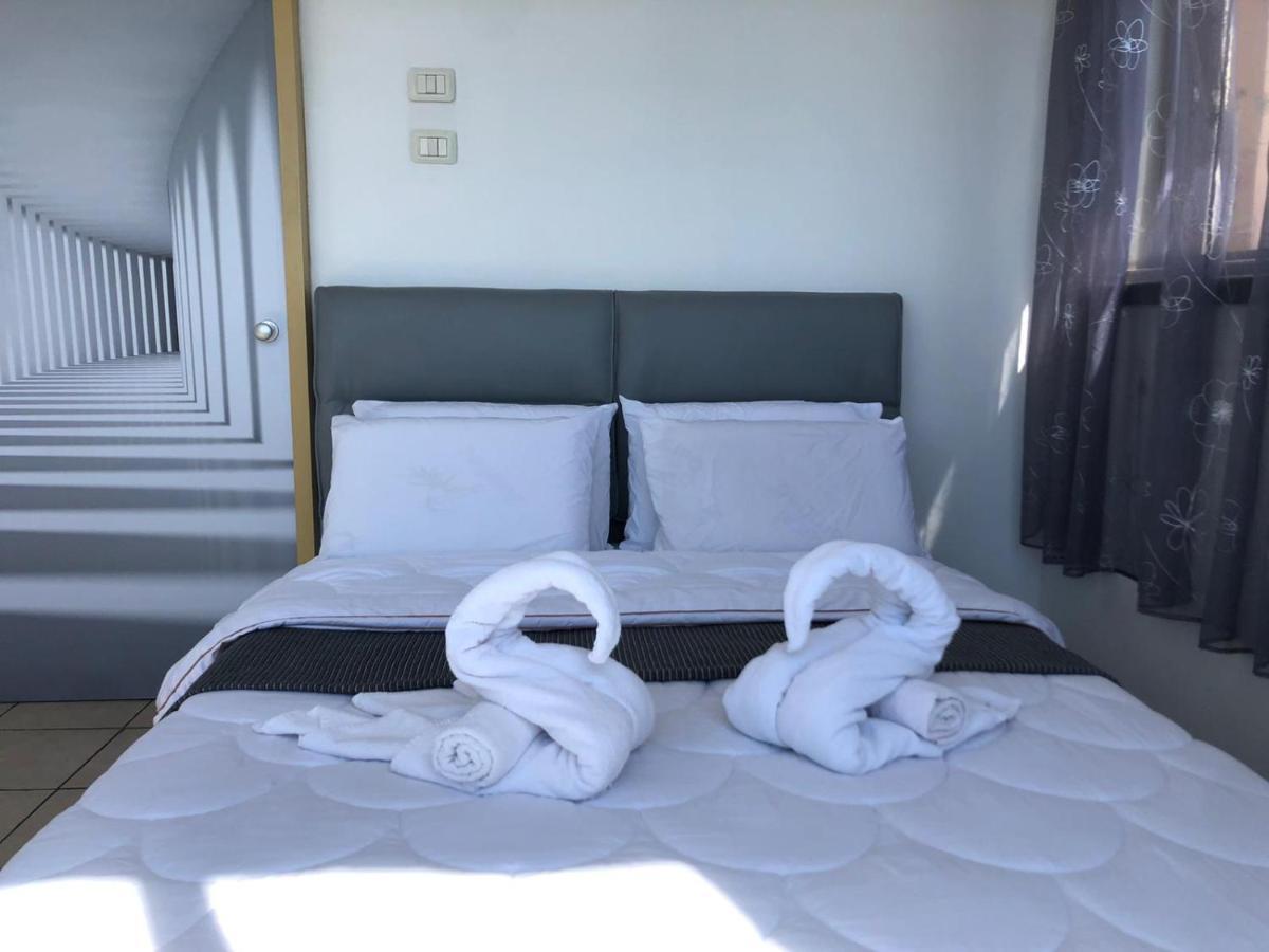 Sea Line Hotel From R&A Group Bat Yam Extérieur photo
