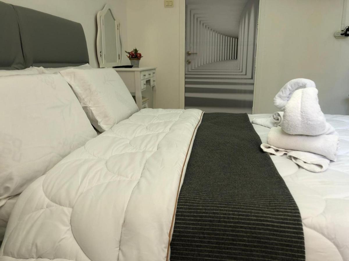 Sea Line Hotel From R&A Group Bat Yam Extérieur photo